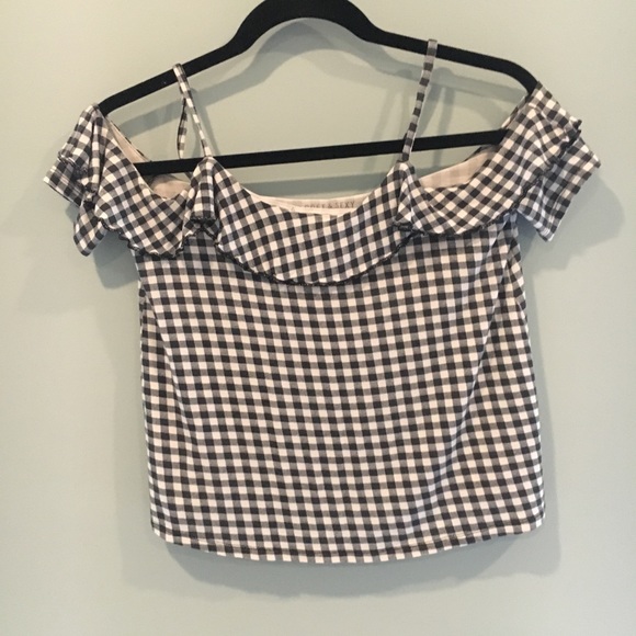 Soft and sexy American eagle cold shoulder top - Picture 2 of 3